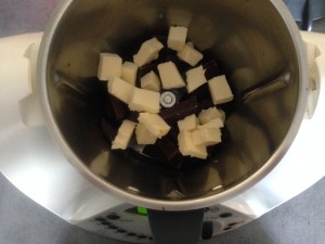 Préparation des fondants chocolat banane
